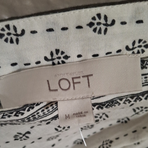 LOFT Wome's White and Black Sleeveless Blouse Size M - Picture 2 of 8